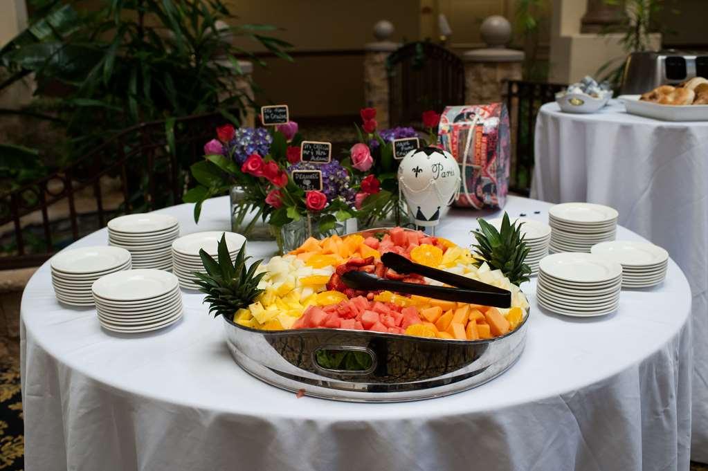 Radisson Hotel El Paso Airport Amenities photo