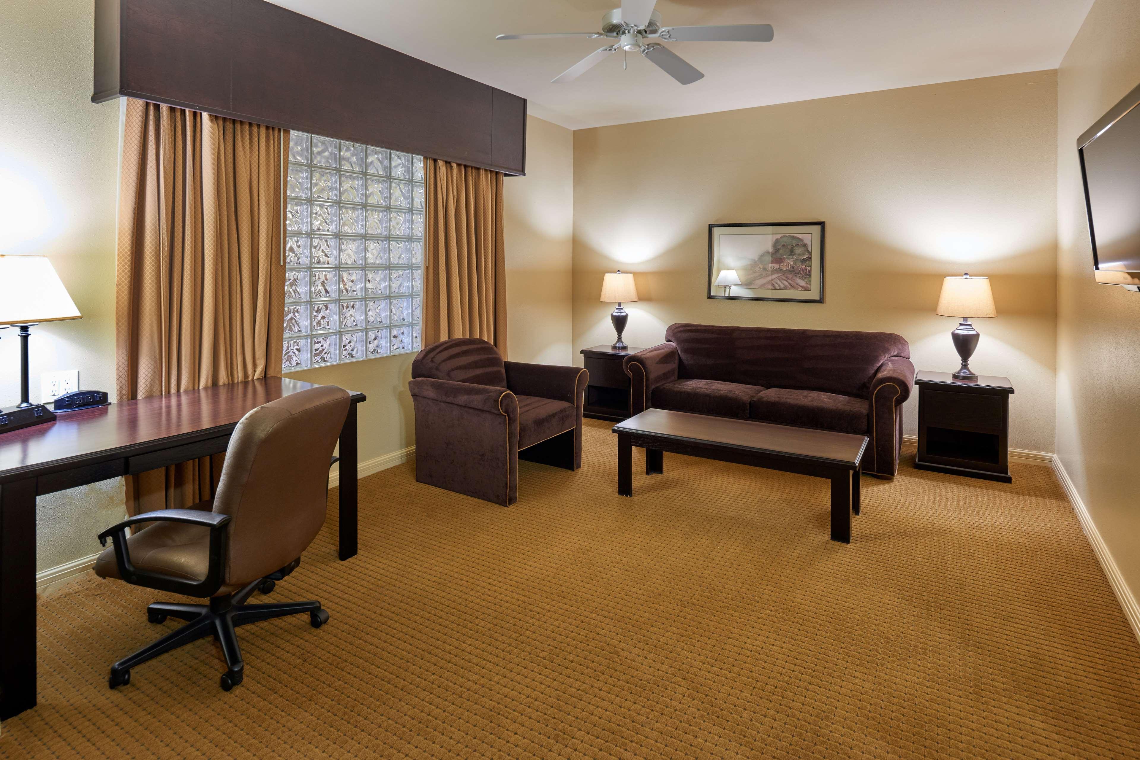 Radisson Hotel El Paso Airport Exterior photo